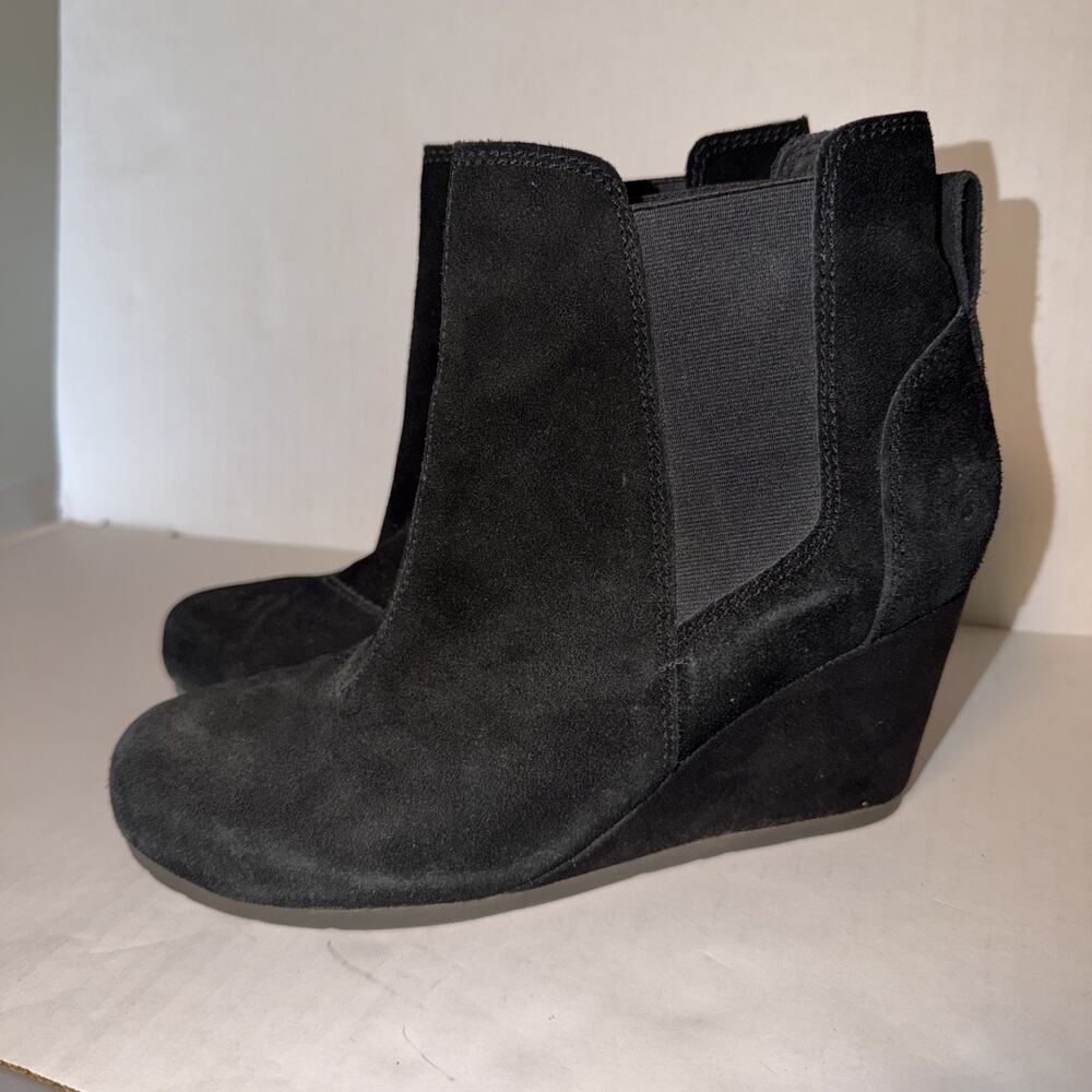 OTBT Dodge Wedge Booties 9M Black Suede Leather Pull On Side Goring
